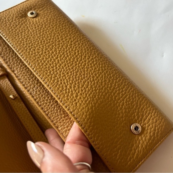 VALENTINO BY MARIO VALENTINO
Juniper Dollaro Pebbled Leather Wallet On Chain - Picture 8 of 9